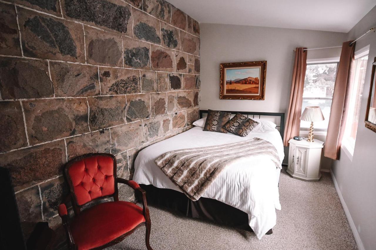 Bellas Castle Bed & Breakfast 3*